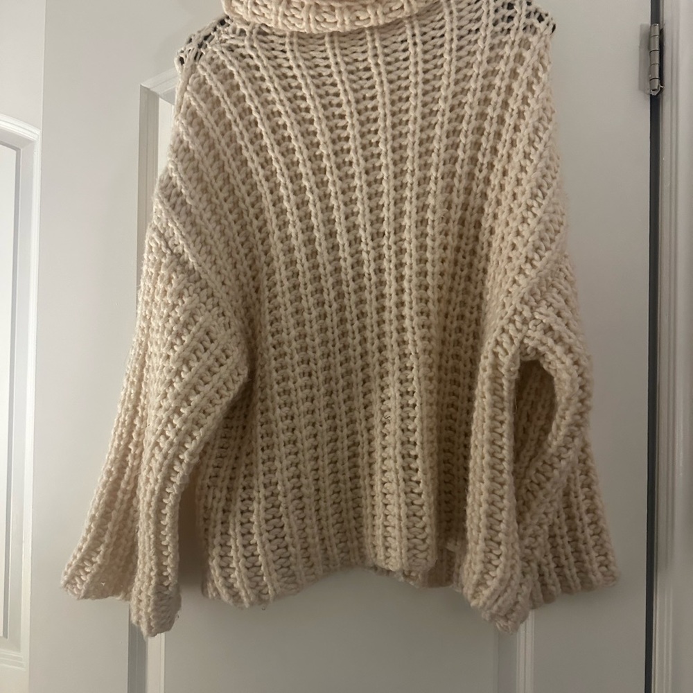 Zara Cream Chunky Knit Turtleneck Sweater with Relaxed Fit, Size S, Brand New - Picture 3 of 6